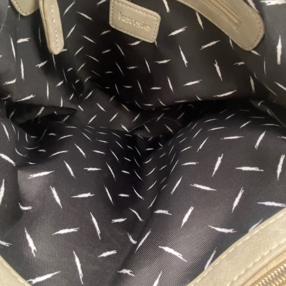 Kensie Vegan Leather Tote Purse handbag tan Tassel Double handles - Picture 7 of 11